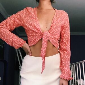 Hollister Pink Floral Crop Blouse with Tie-Front Size L • EUC